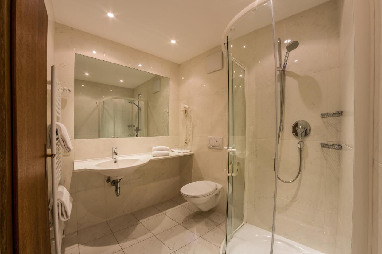 One-Bedroom Apartment B,1152271545:JPEG